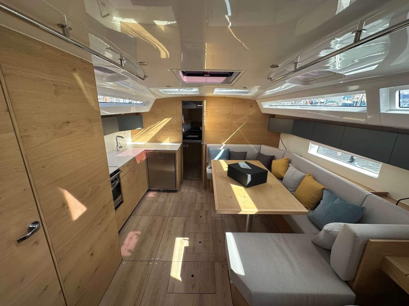 Elan-Impression43-Rossinante-Yachts-17