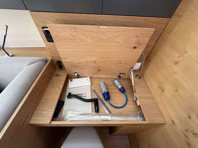 Elan-Impression43-Rossinante-Yachts-33