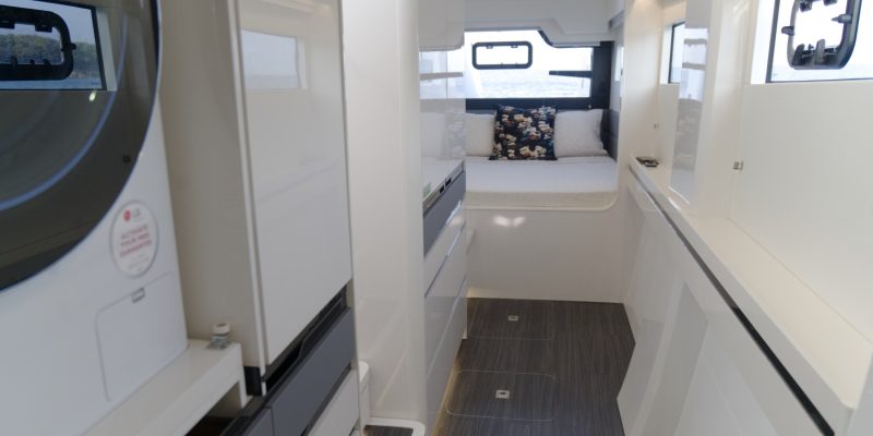 Rossinante-HH44-Interieur-Catamaran-12