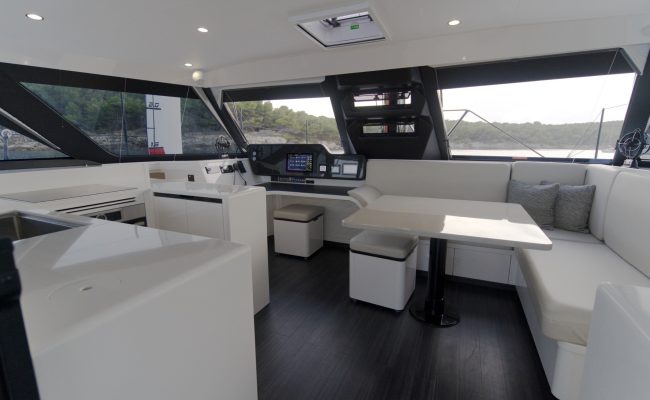 Rossinante-HH44-Interieur-Catamaran-13